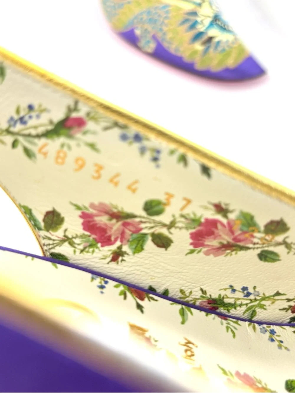 Gucci FW 2017 Caspar Dragon Embroidered Spike Embellished Mary Jane Pumps 37 - Picture 12 of 12